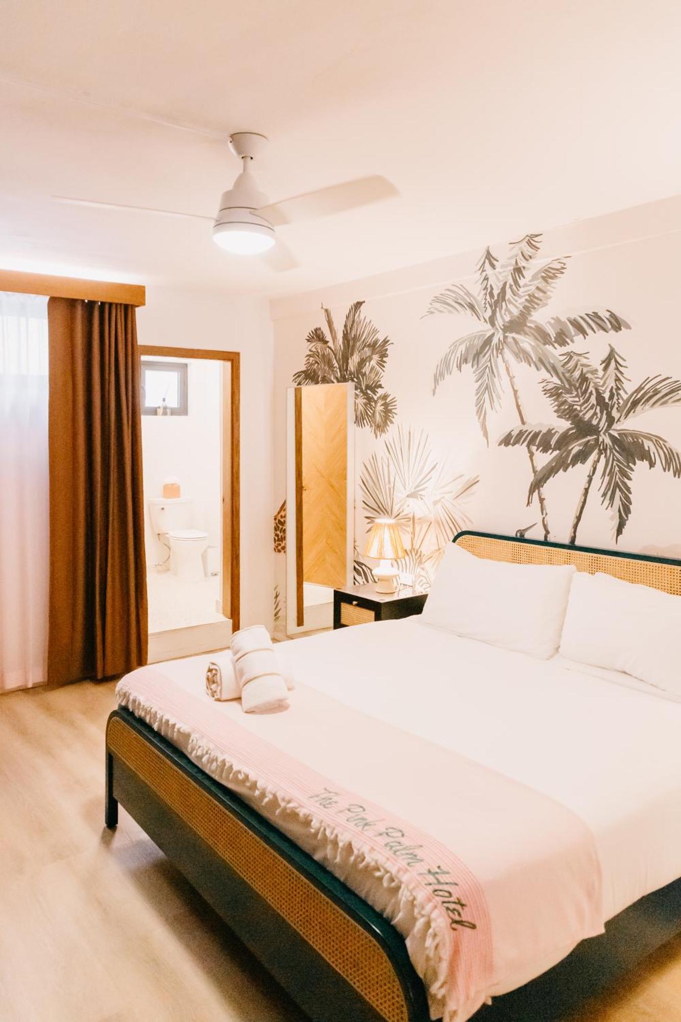 The Pink Palm Hotel - Adults Only Charlotte Amalie Zewnętrze zdjęcie